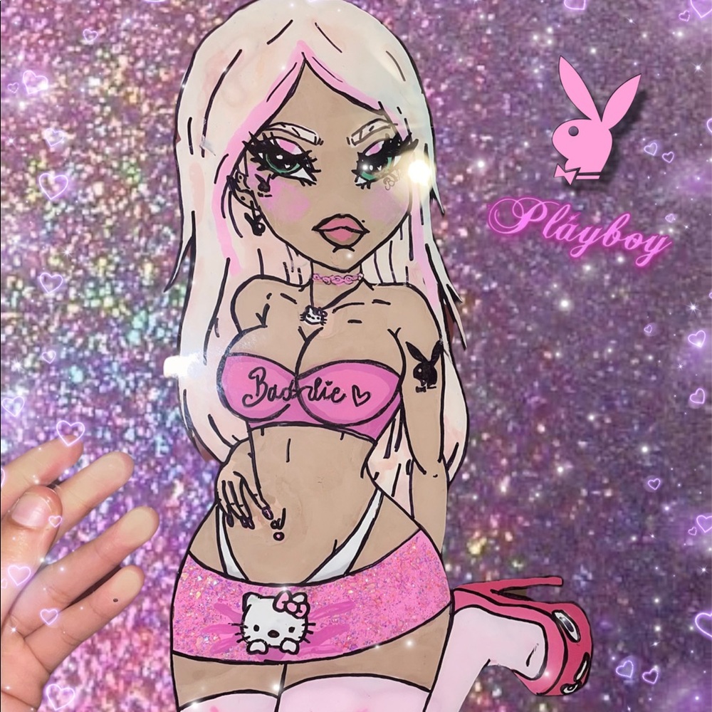 Thinking of selling some Y2K/custom glass paintings!💗💗💕